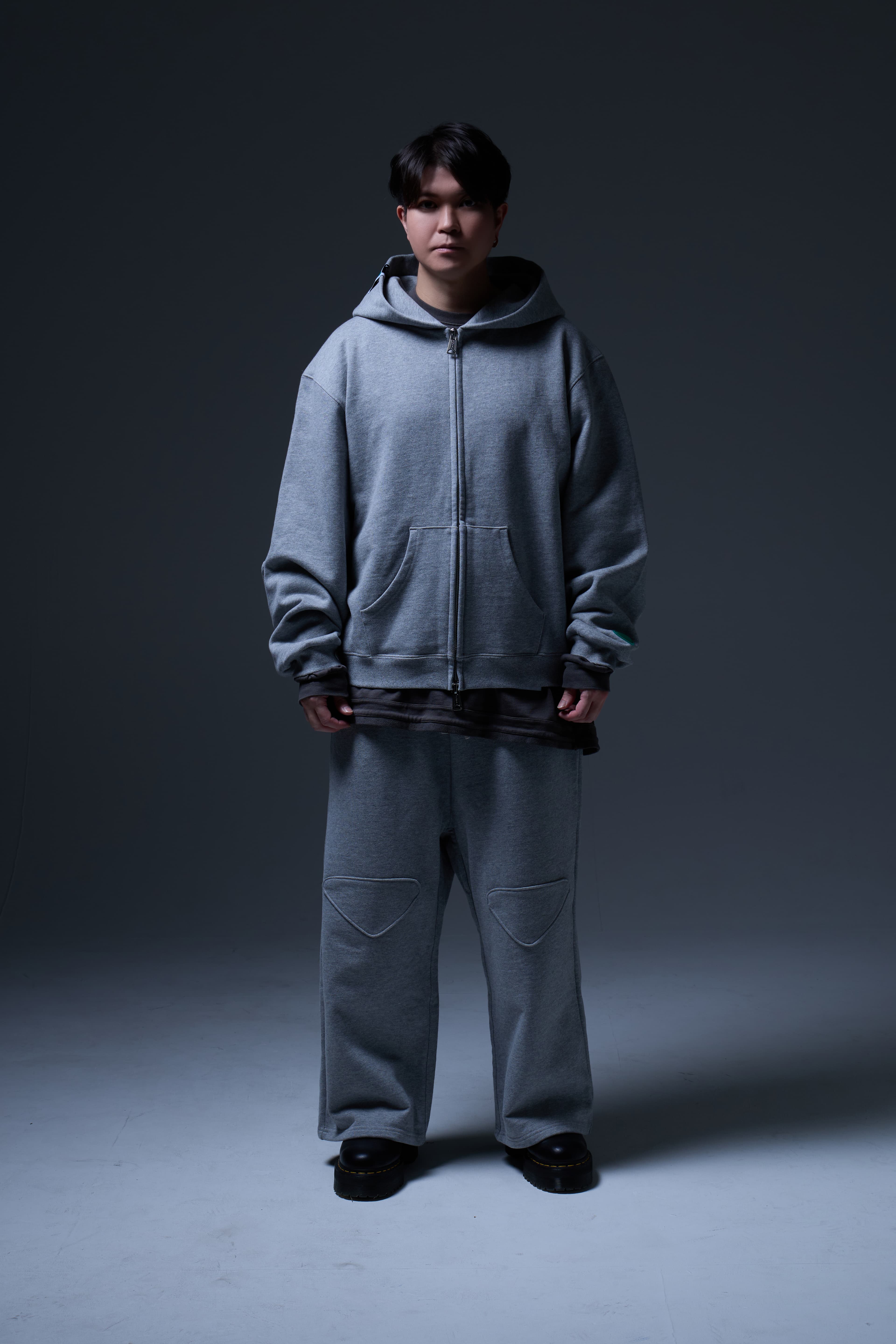 HOODIE — GRAY
