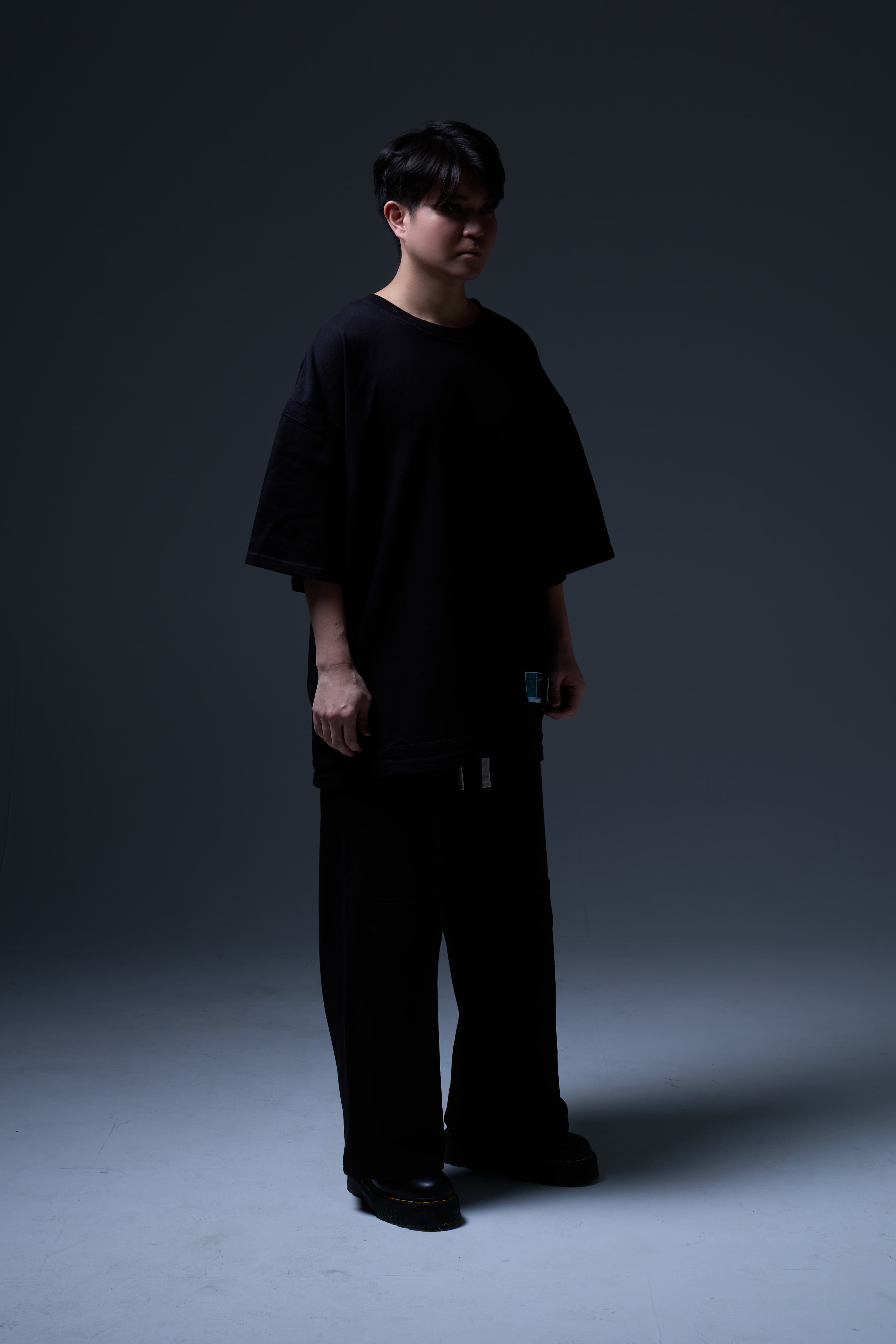 T-SHIRT — BLACK